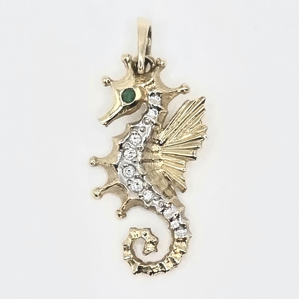 14KYG EMERALD WITH DIAMONDS SEAHORSE